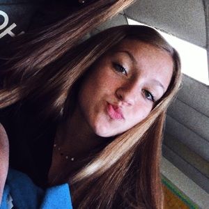 Meet your Posher, Olivia